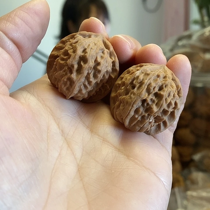 小***8文玩核桃把件无名