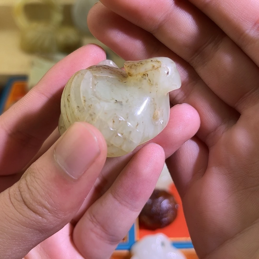 和田玉颈饰未镶嵌向*花