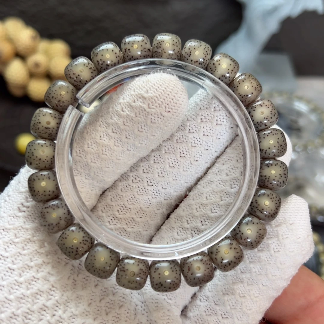 灰冰10/9星月菩提石玉料单圈