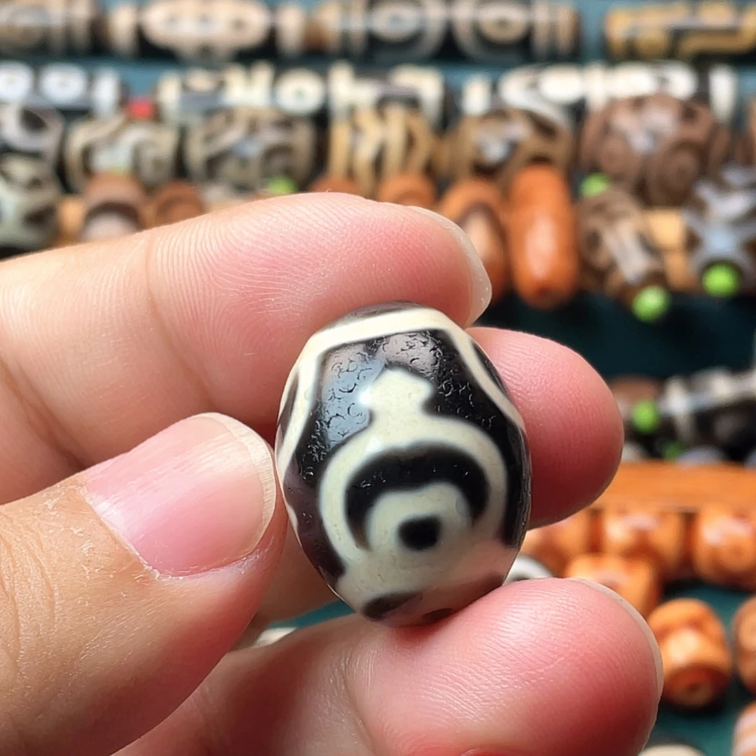 玛瑙/玉髓未镶嵌颈饰聚缘四宝瓶