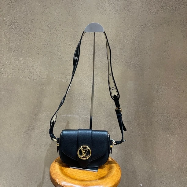 95新 LouisVuitton/路易威登 舍得 Lv黑金Pont9邮差包
