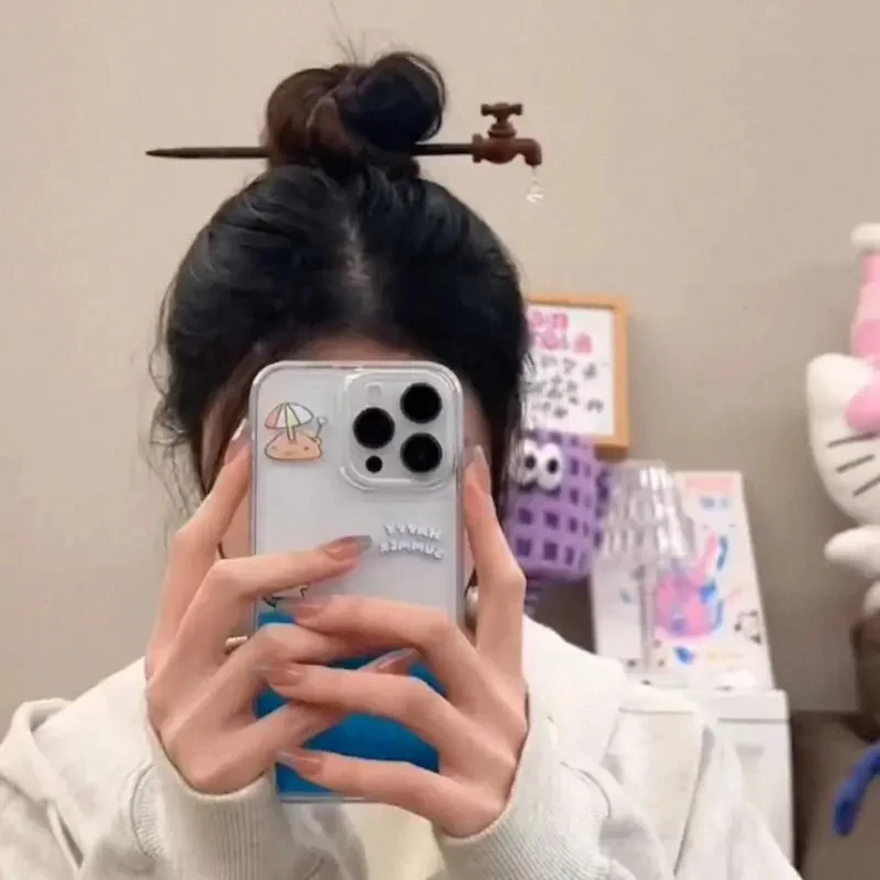 【爱宝】个性创意水龙头发簪女新款搞怪后脑勺盘发木簪现代发钗用品