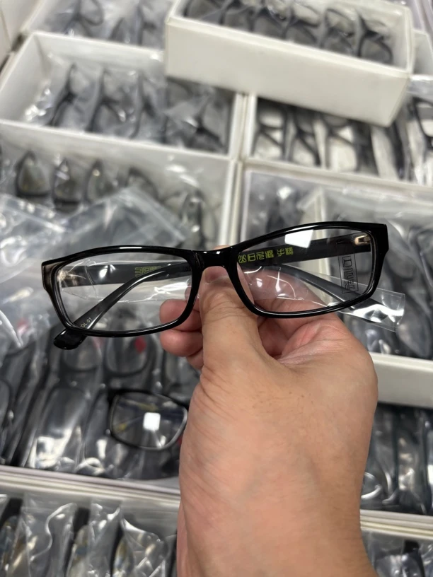 高品质纯板材常规经典款黑色