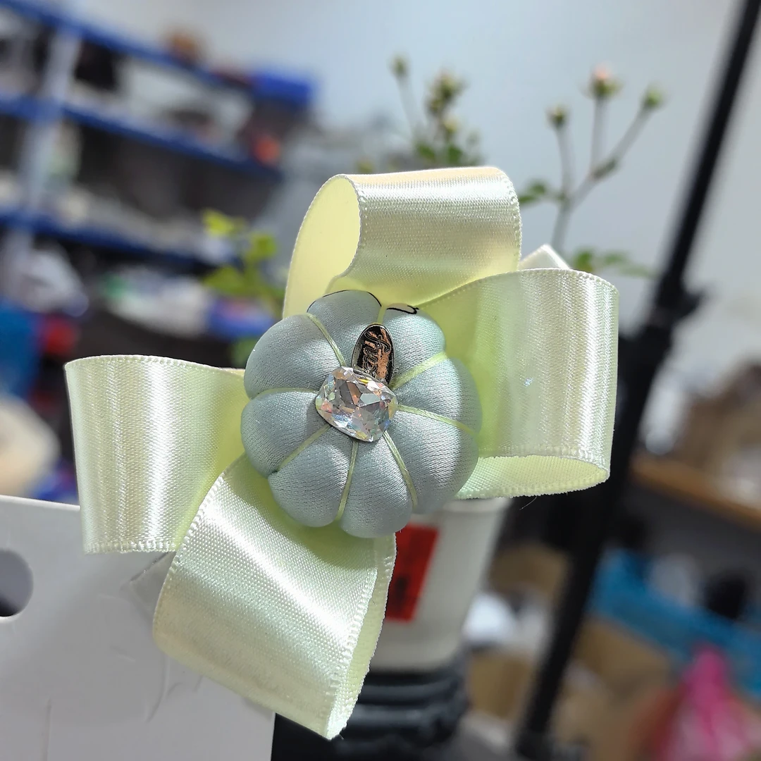 新款精致轻奢荧光绿色蝴蝶结南瓜时尚八公分压夹WM-1133