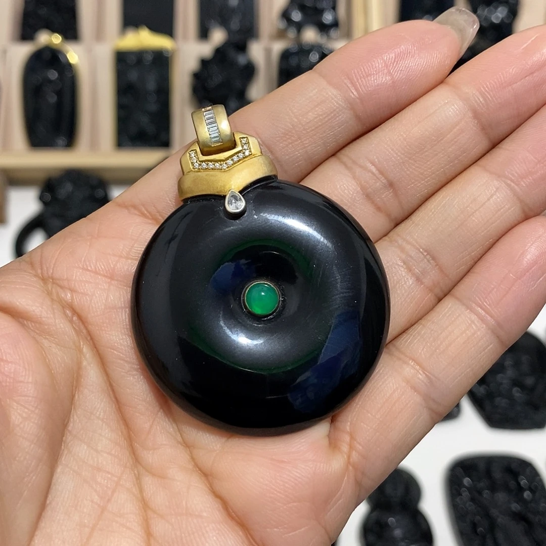 抖***。岫玉未镶嵌纯天然岫玉颈饰