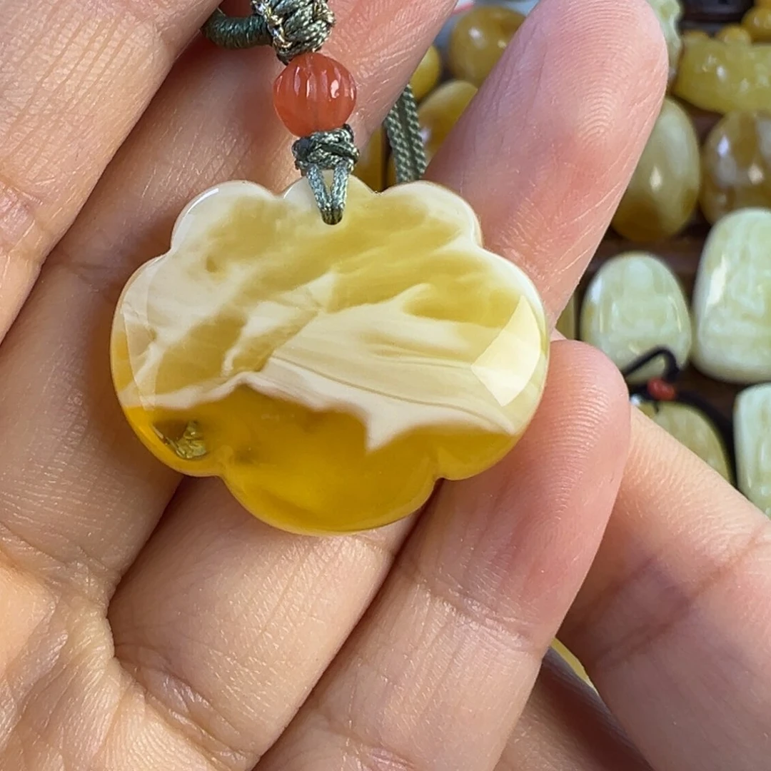 蜜蜡吊坠(赠链)未镶嵌