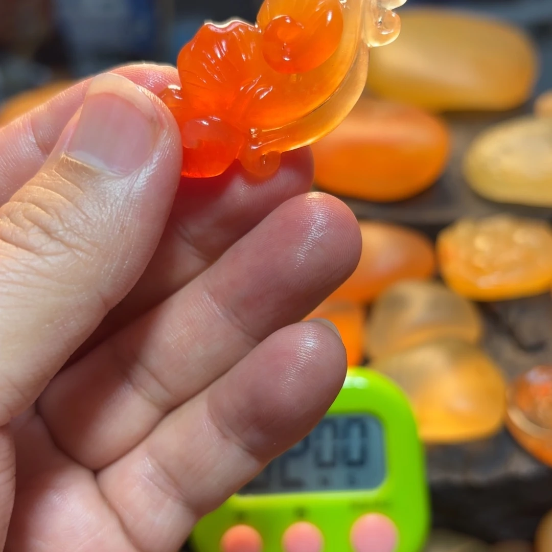 请***师石英岩玉未镶嵌挂件