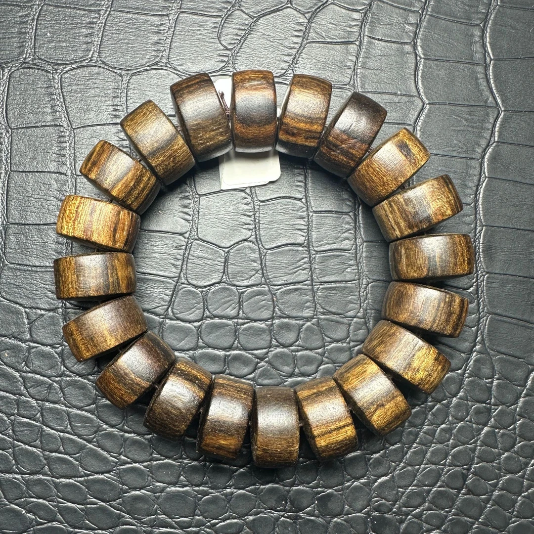 764沉木桶珠手串