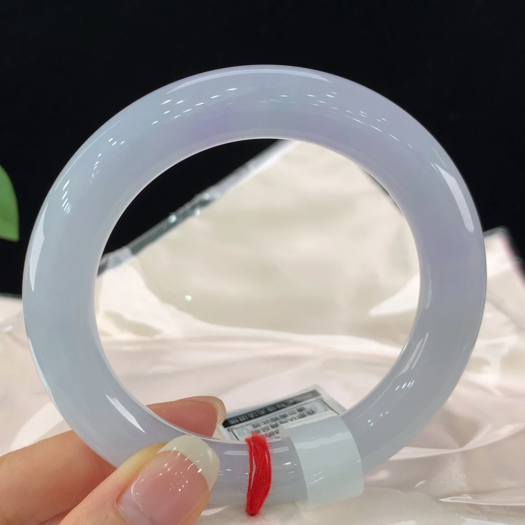 翡翠手镯未镶嵌微瑕0139