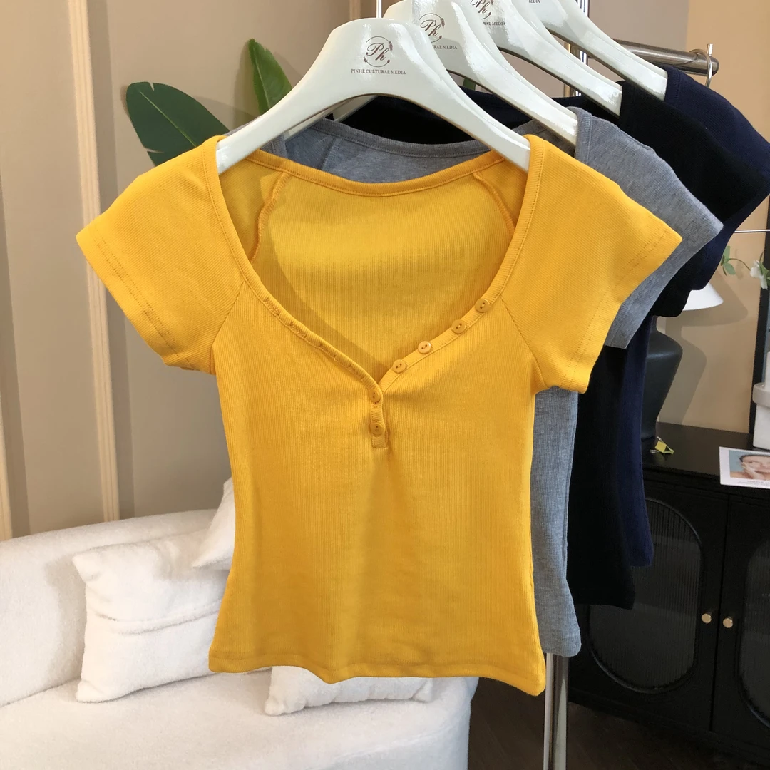 辣妹桃心领短款T恤