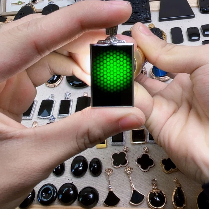 18K金镶嵌定制翡翠墨翠无事牌吊坠