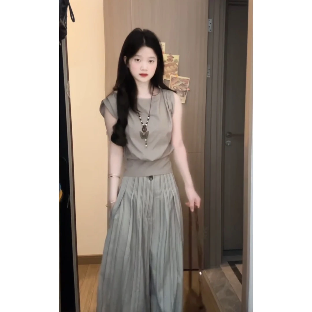 MARIE.COCO清冷松弛感穿搭设计感无袖背心上衣条纹阔腿裤时尚套装