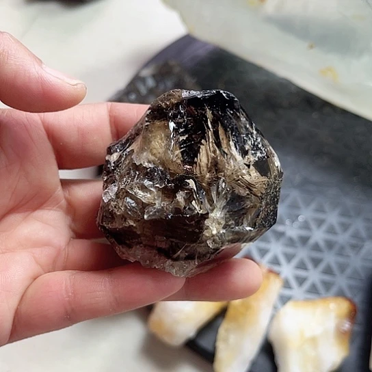 天然水晶未镶嵌烟晶叮***咔