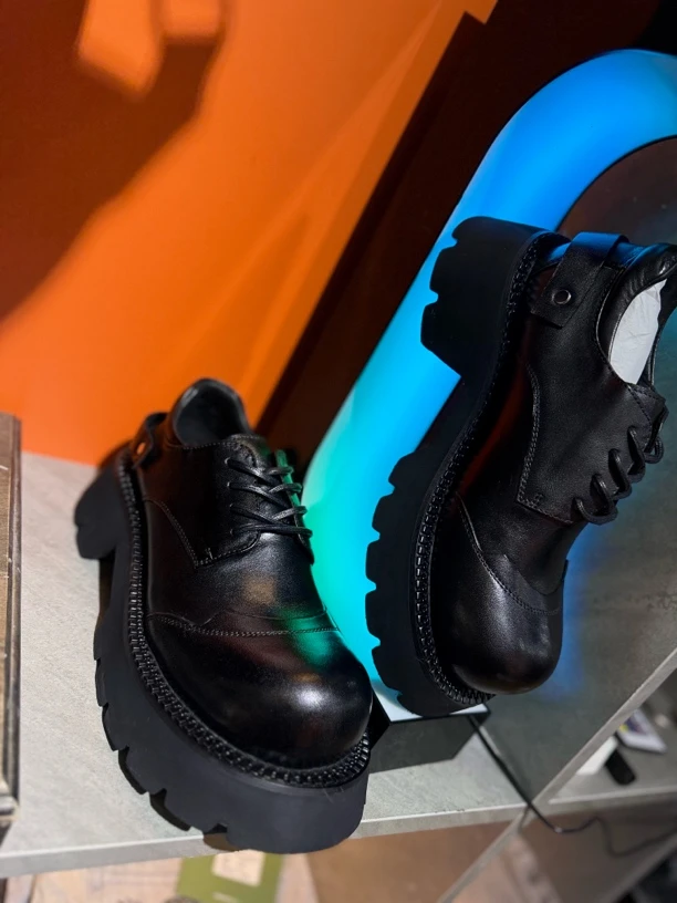 厚底黑色平跟春德比鞋休闲鞋秋季休闲皮鞋复古内增高