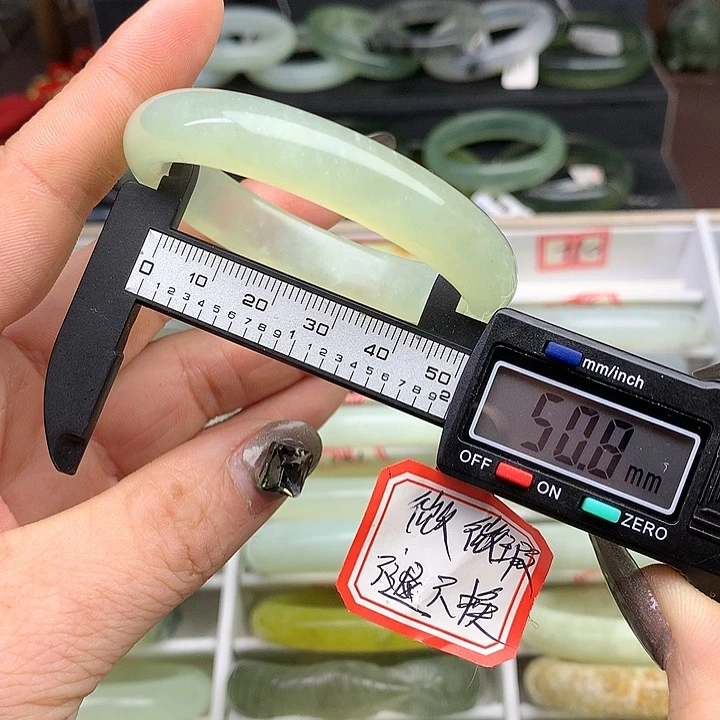 蛇纹石玉手镯未镶嵌712