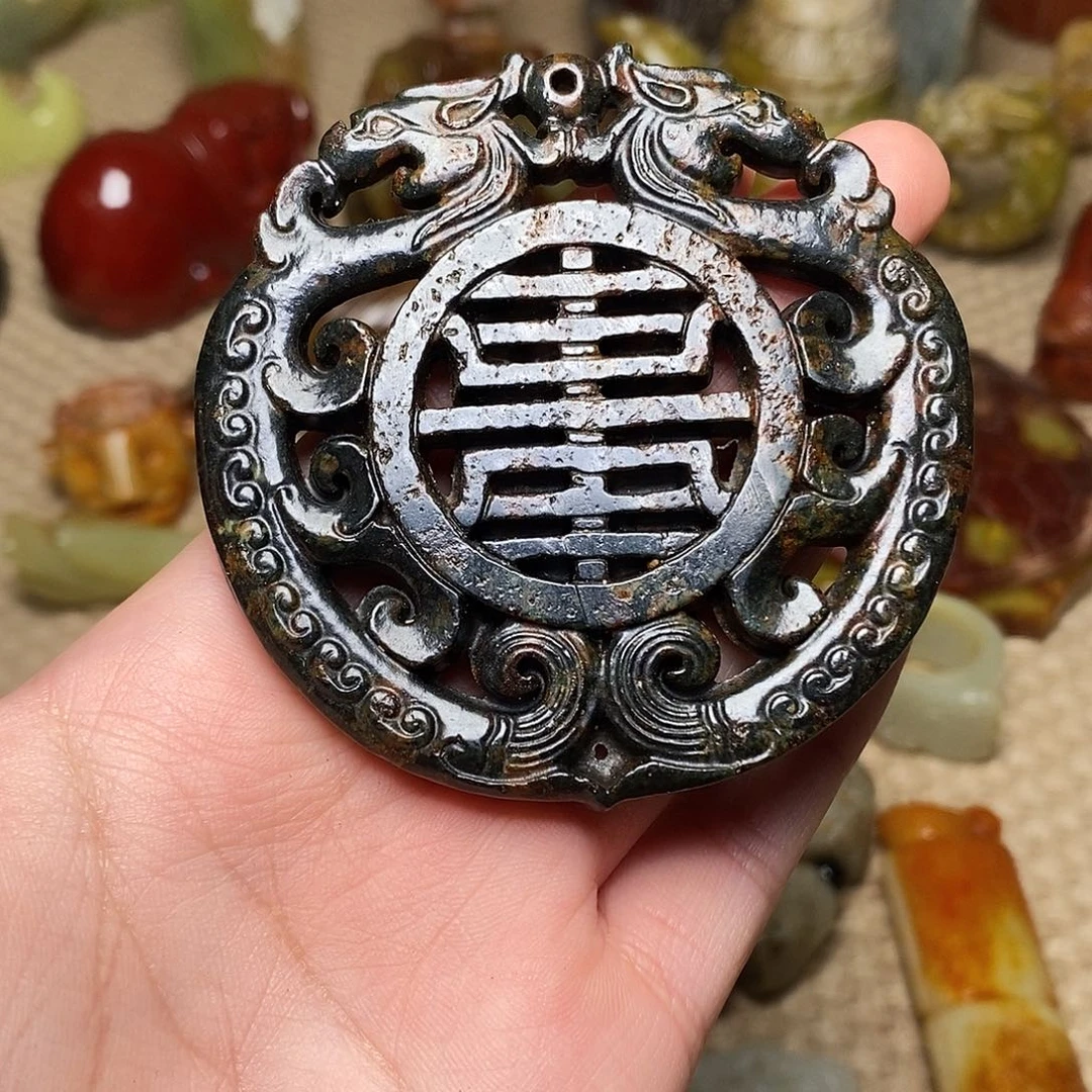 蛇纹石玉未镶嵌颈饰