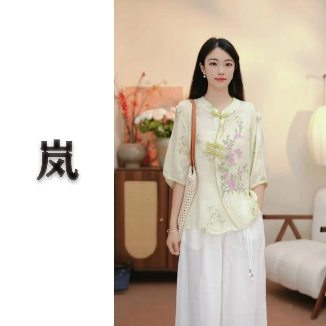 岚岚《焕然》苎麻刺绣新中式宽松型温柔风圆领半高领上衣