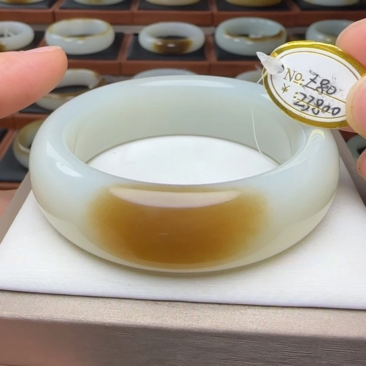 和田玉（糖玉）未镶嵌手镯可以收藏级别的料子特油特细