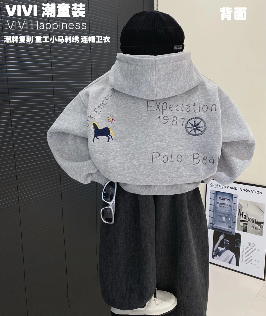 【现货】VIVI童装 冬款中大童时尚酷帅刺绣马印花加绒立领连帽卫衣