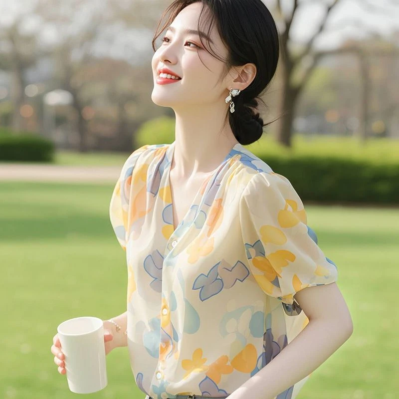 哥弟阿玛施正新款网红洋气炸街女装轻熟超好看雪纺印花短袖衬衫女