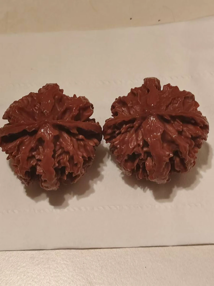 秦岭文玩精品灯笼核桃