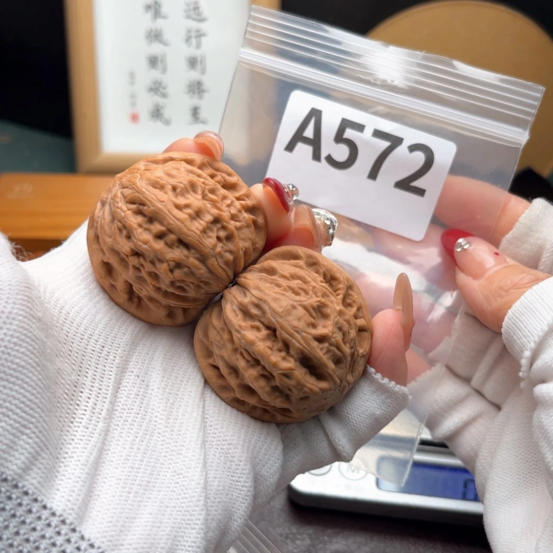 文玩核桃把件42铁锤a 572