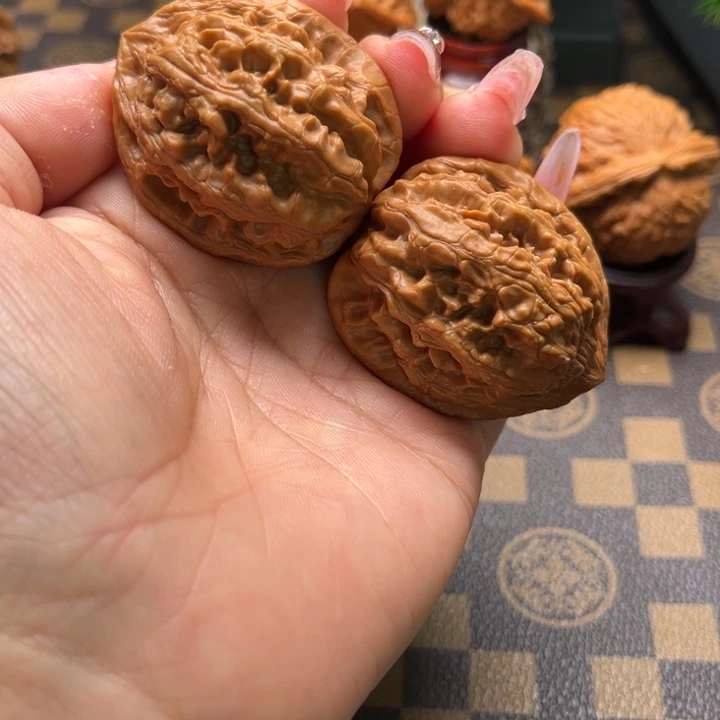 核桃40大古石文玩