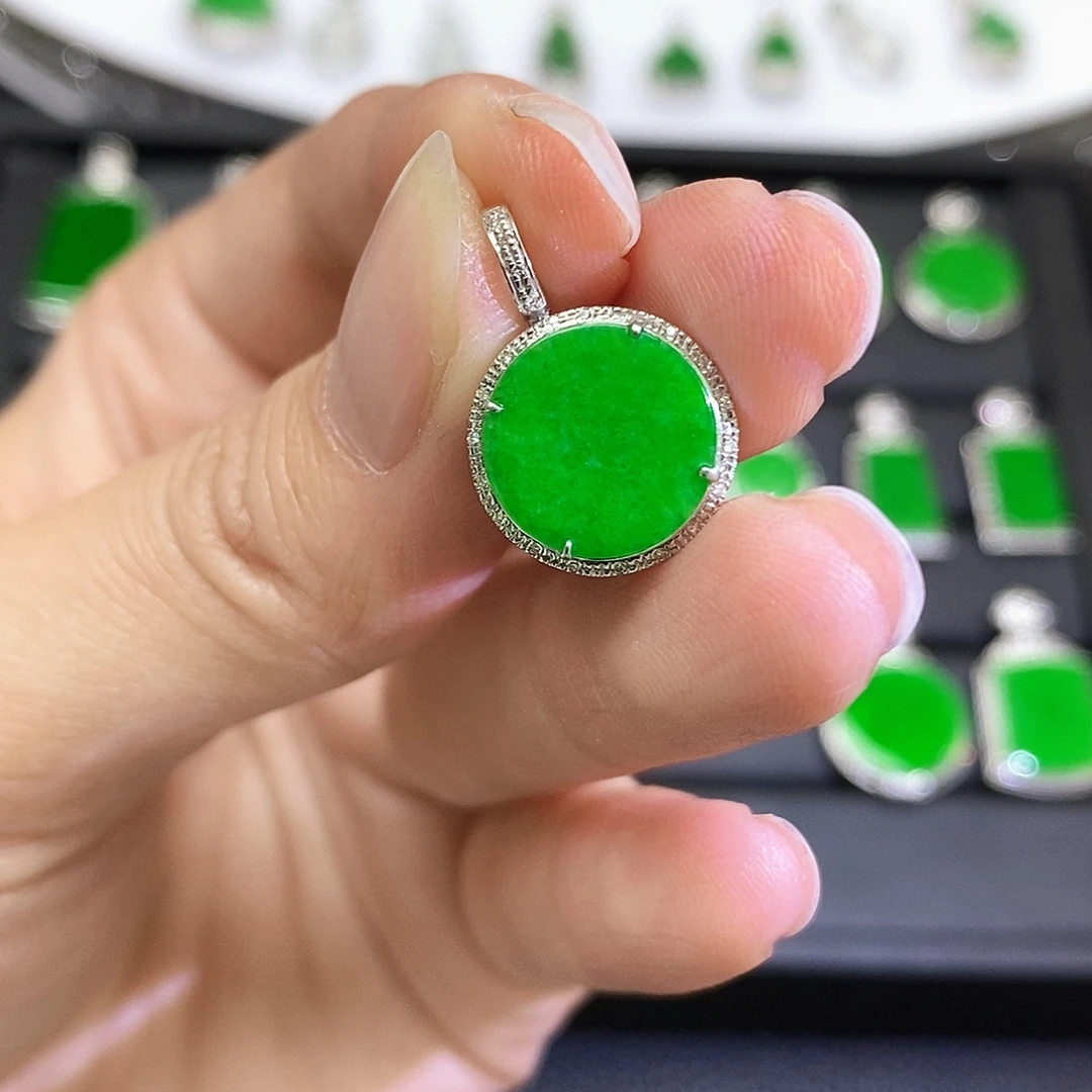 翡翠18K金镶嵌吊坠(不含链)