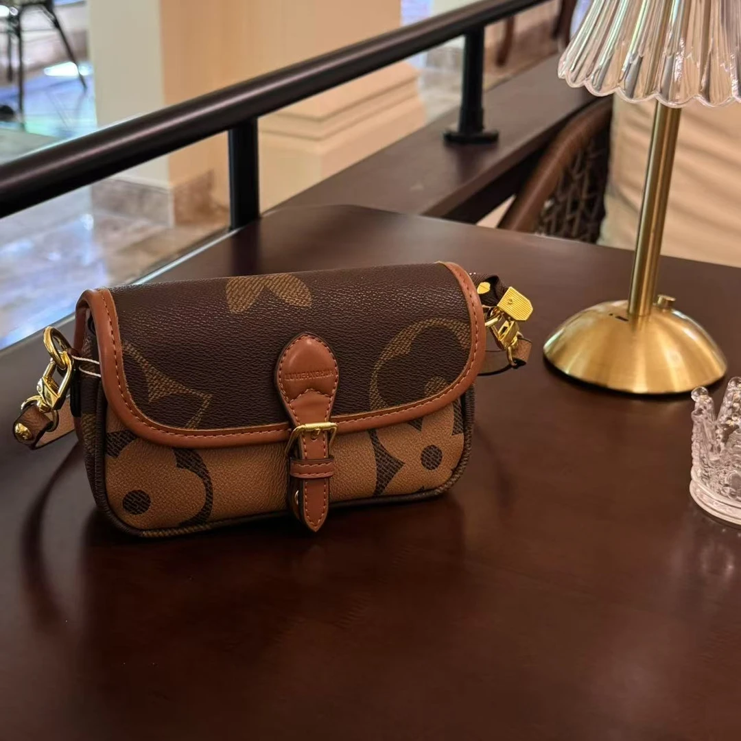 【七号仓库】百搭女包单肩斜挎包包大容量复古经典女包法棍包