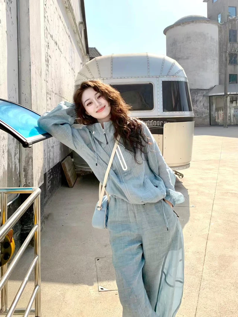 蓝色休闲轻薄套装女2025秋季新款户外出行透气独特小众显瘦阔腿裤