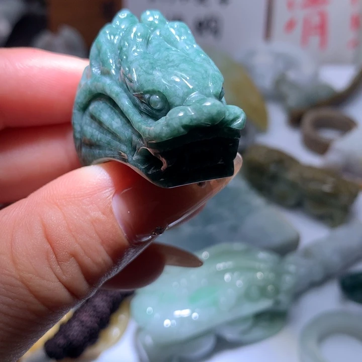 翡翠未镶嵌颈饰保真天然A货翡翠
