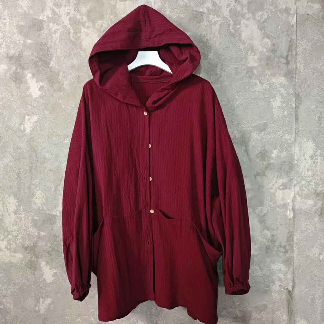 【沐木流浪记】酒红色提花连帽四兜女装风衣外套z