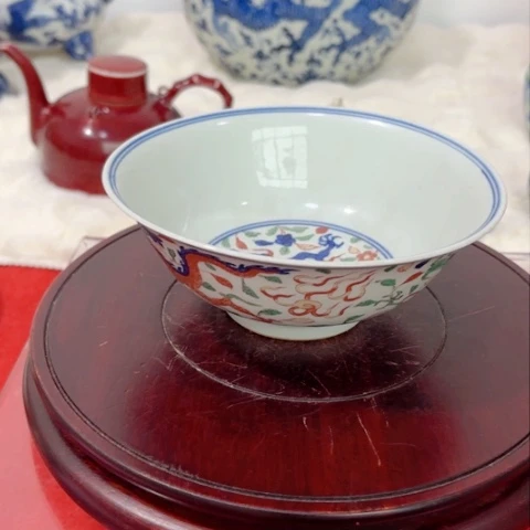 千**集一个手工制作龙纹茶碗