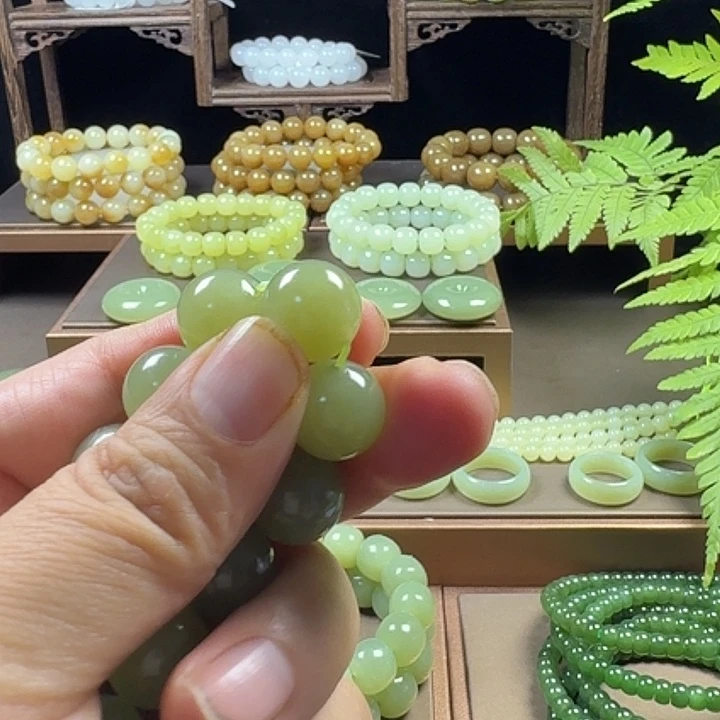 ****8和田玉（糖玉）未镶嵌手链