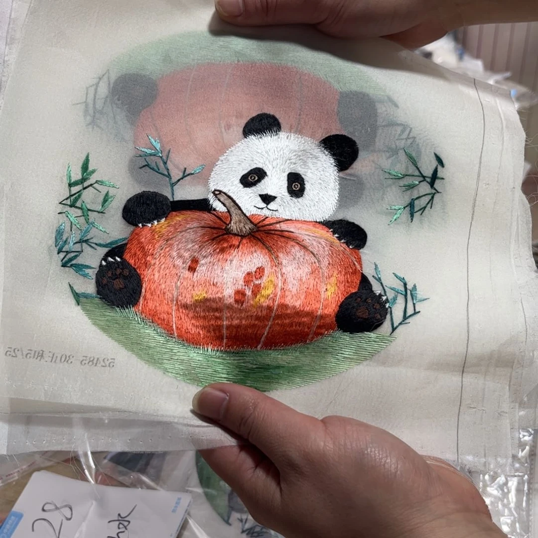 刺绣纯手工制作的一款