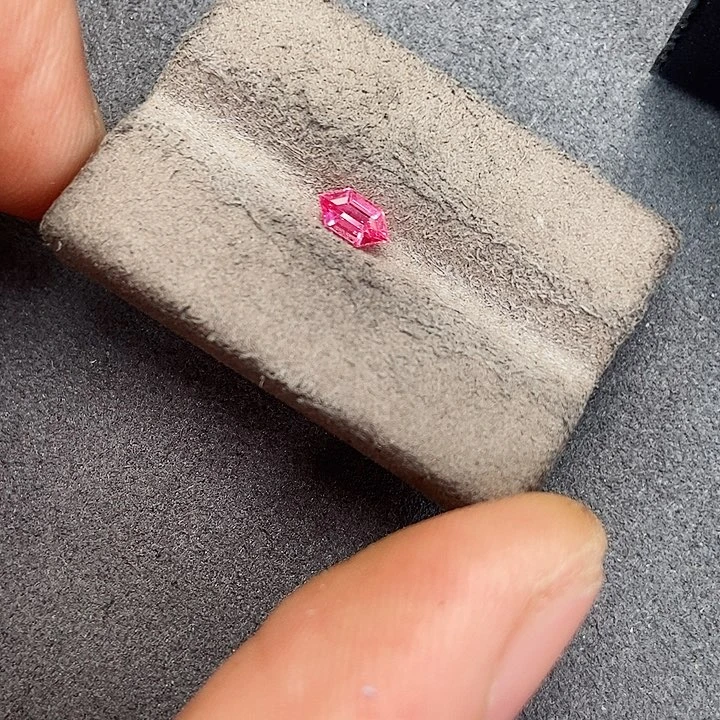 尖晶石裸石未镶嵌