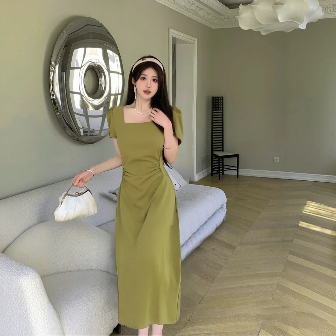 A夏绿色时尚修身连衣裙女收腰气质高端正式场合方领法式长裙6854