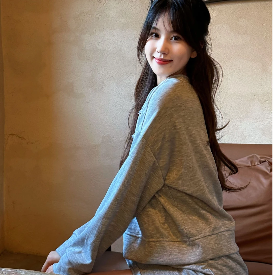 2025春秋季韩系休闲卫衣高腰显瘦半身裙蝴蝶结卫衣时尚两件套