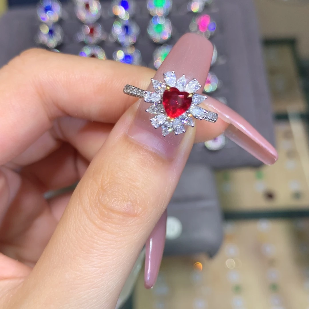 红宝石戒指18K金镶嵌0.73ct