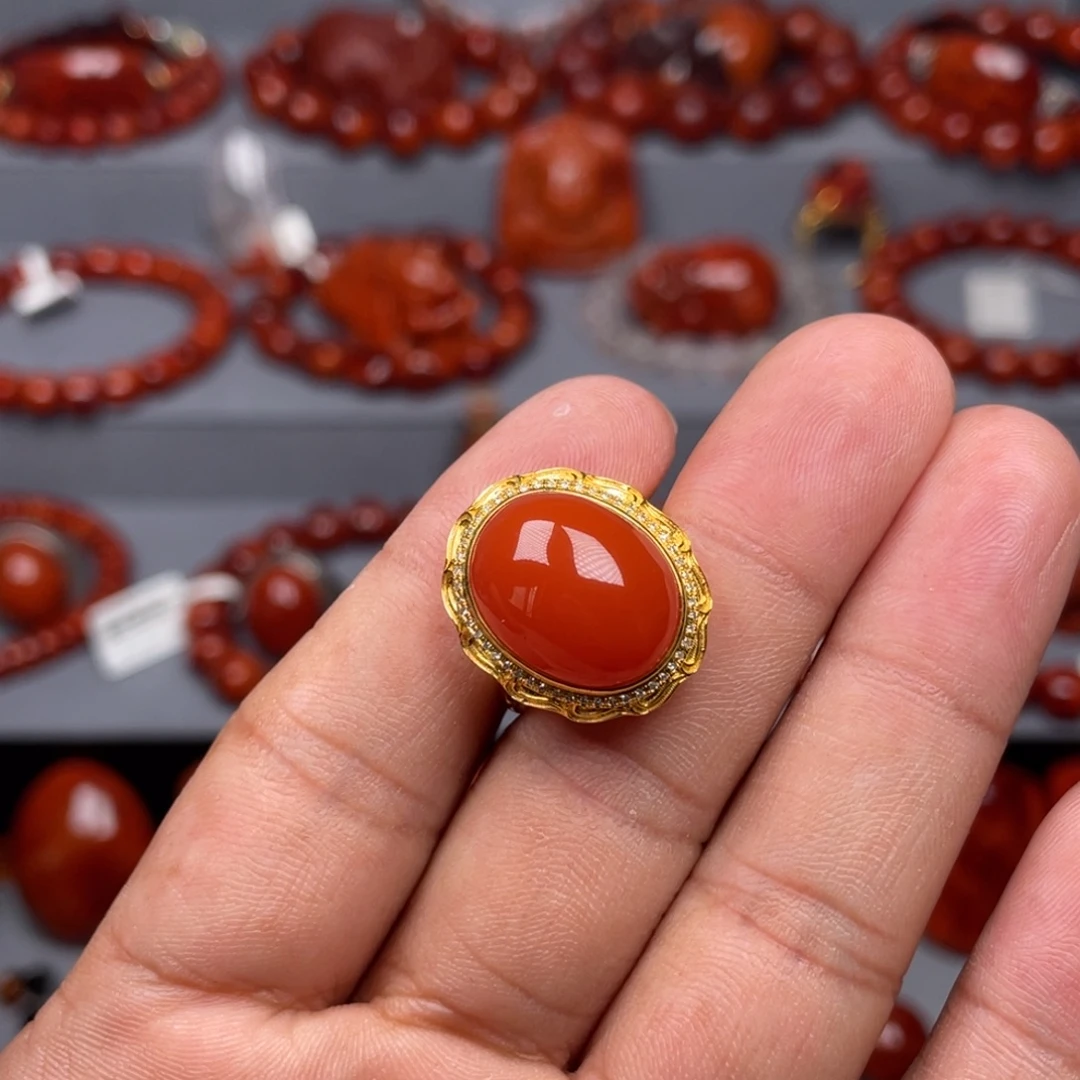南红玛瑙18K金镶嵌珠宝奇石戒指