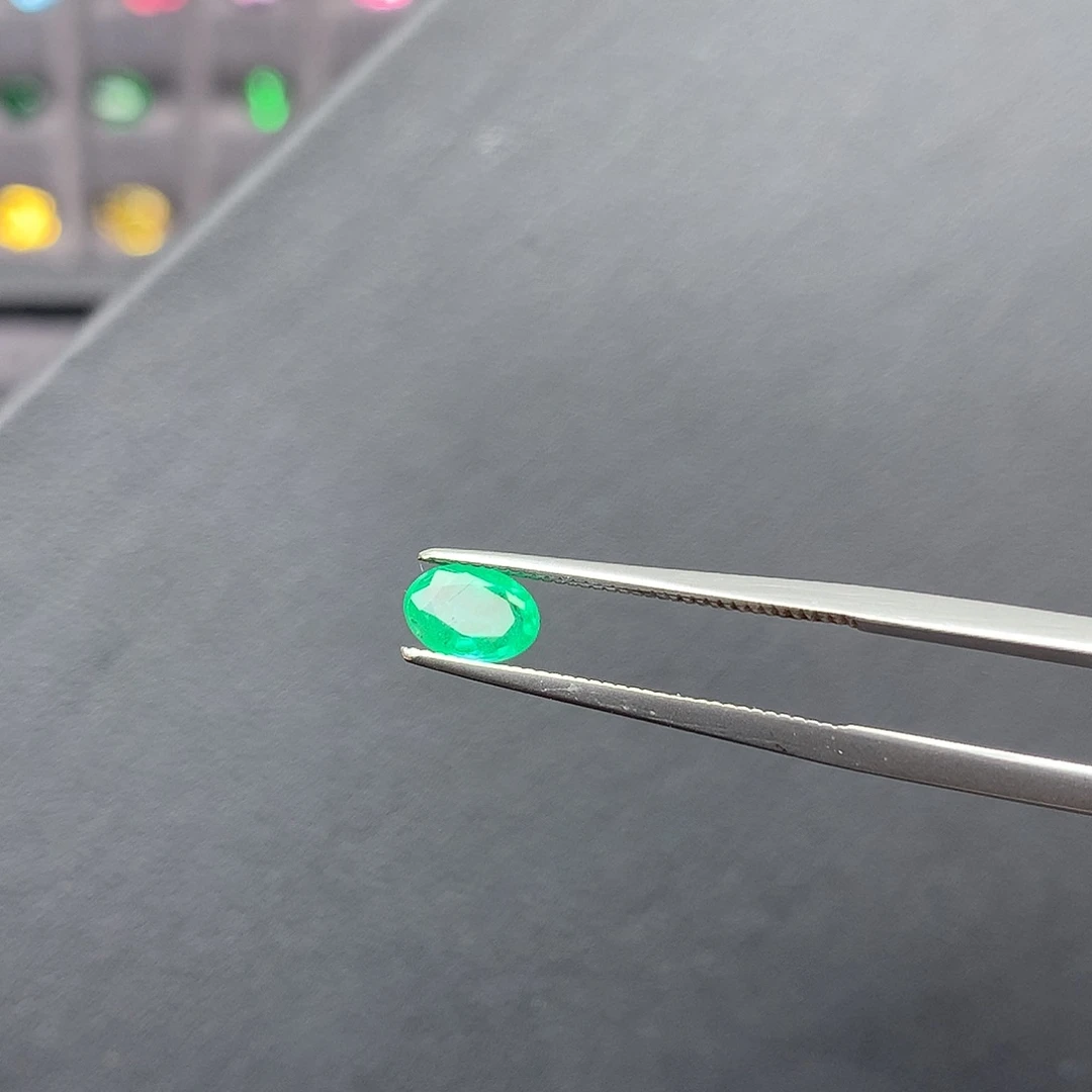 祖母绿裸石46分小精品