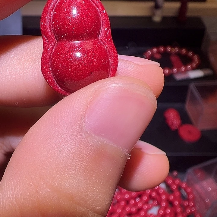 天然辰砂小葫芦花生款 小吊坠