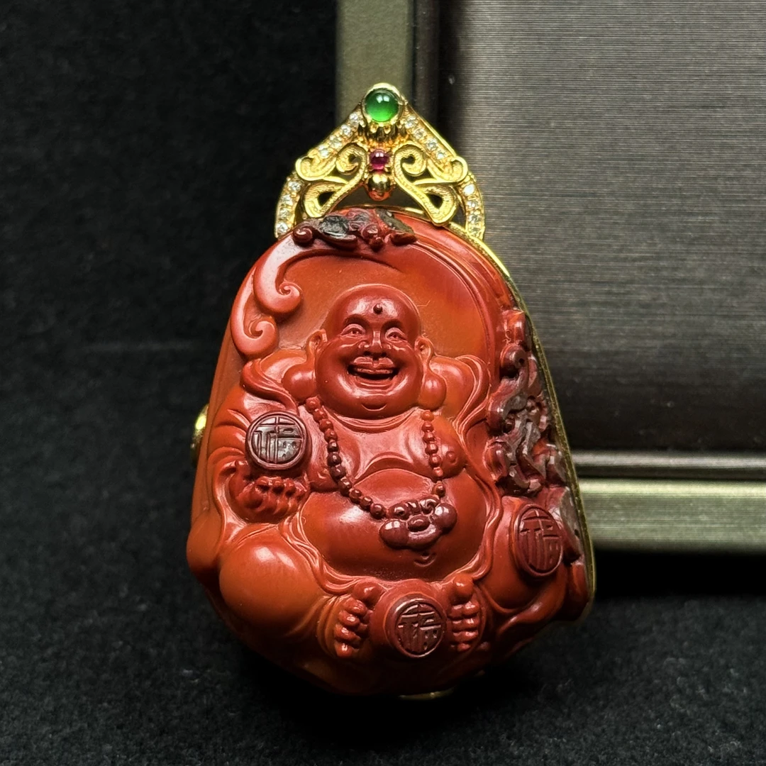 【伟伟鉴定】南红原矿包浆料特色皮手工精雕佛公金镶吊坠35/28/22