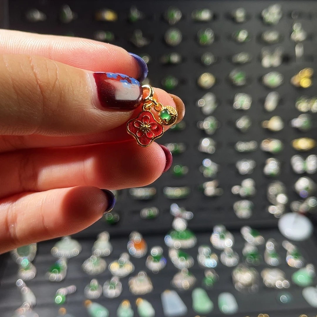 翡翠未镶嵌颈饰提溜