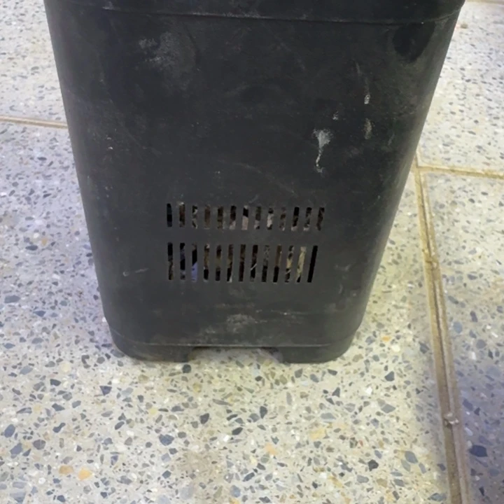 大黑万象方盆口径15公分左右无托盘，20包邮