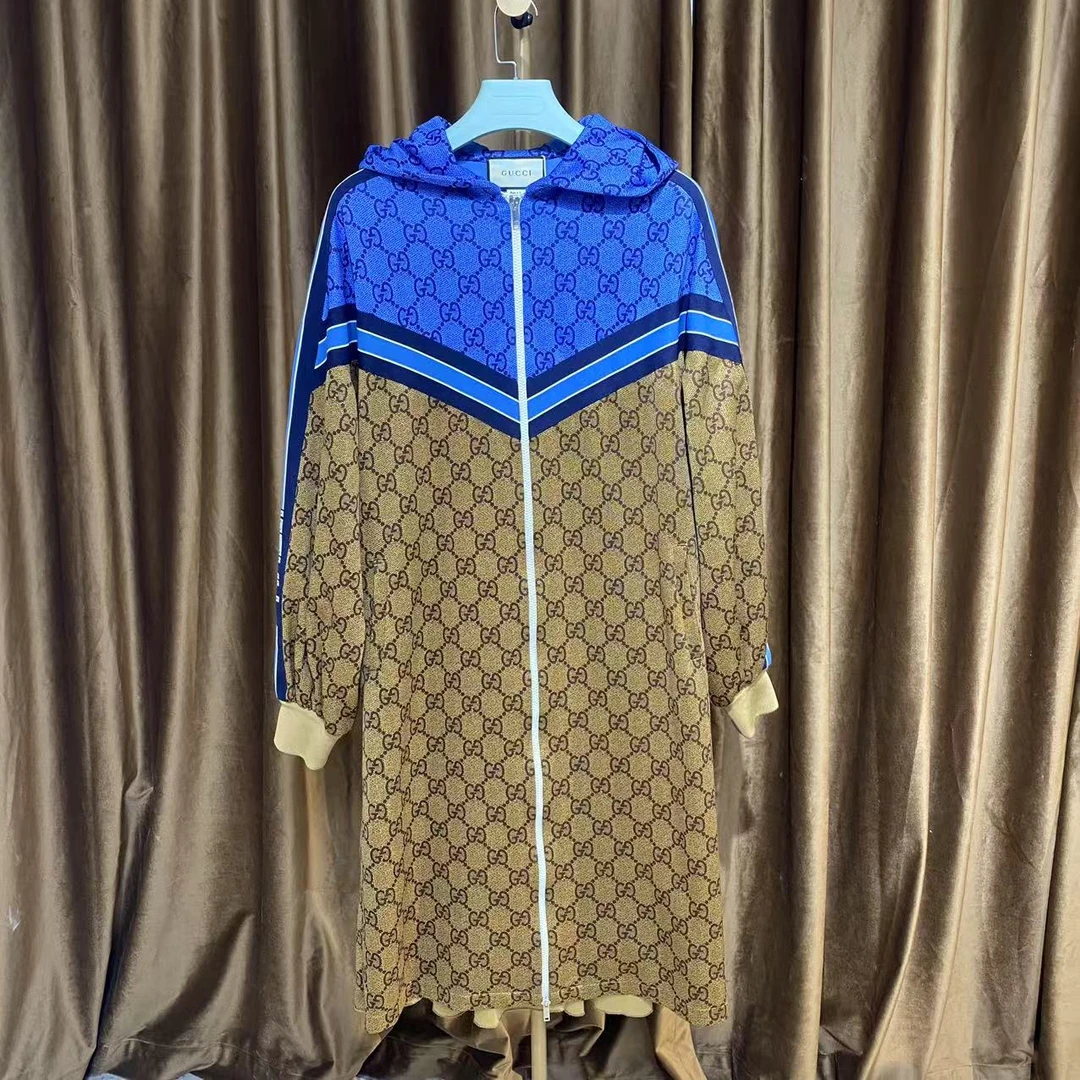 95新 GUCCI/古驰 古驰长款连帽外套/M码/2450033