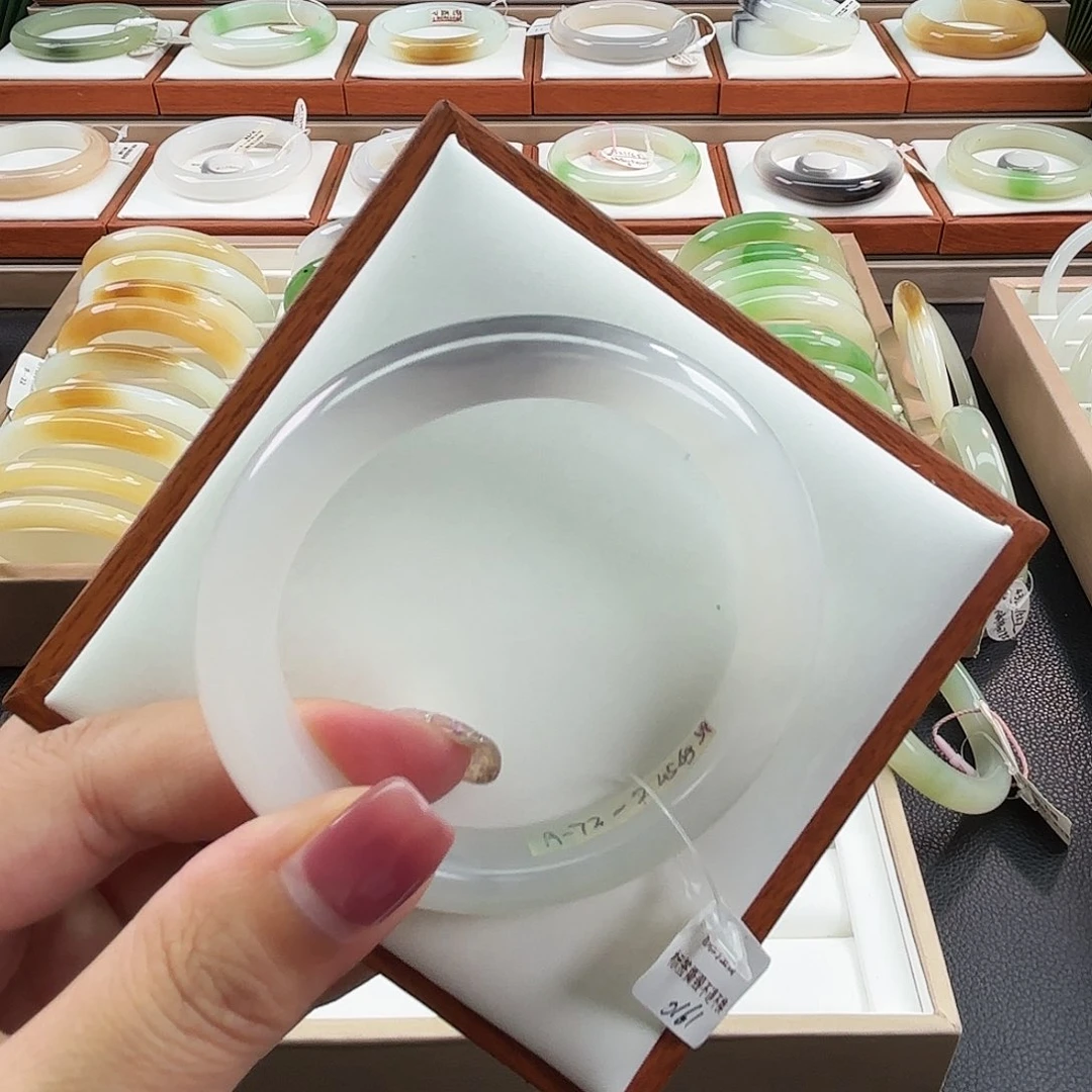未镶嵌手镯和田玉54