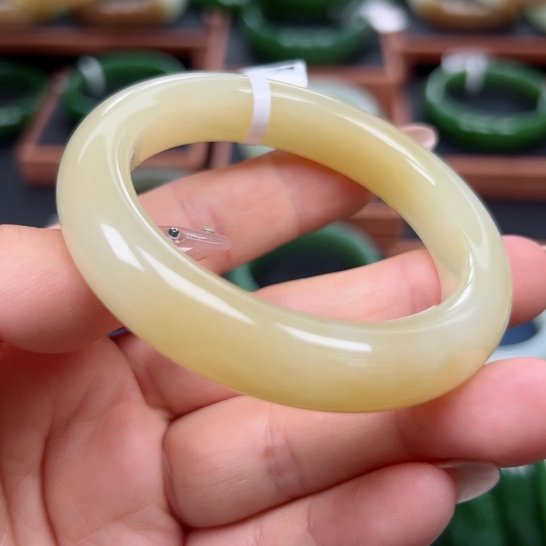 未镶嵌手镯和田玉5152圈口