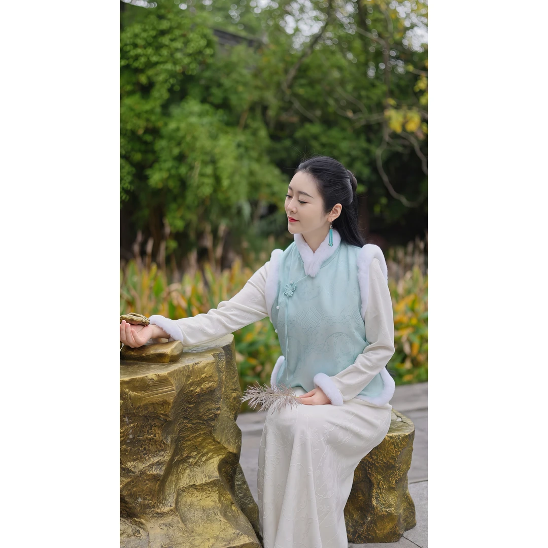 【碧萝烟】秋冬新中式蓝色提花日常百搭时尚保暖短款棉马甲