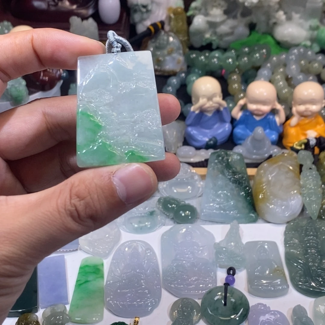 翡翠未镶嵌吊坠(不含链)绿山水
